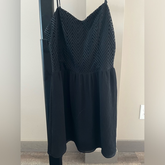 Black dress - Picture 1 of 3